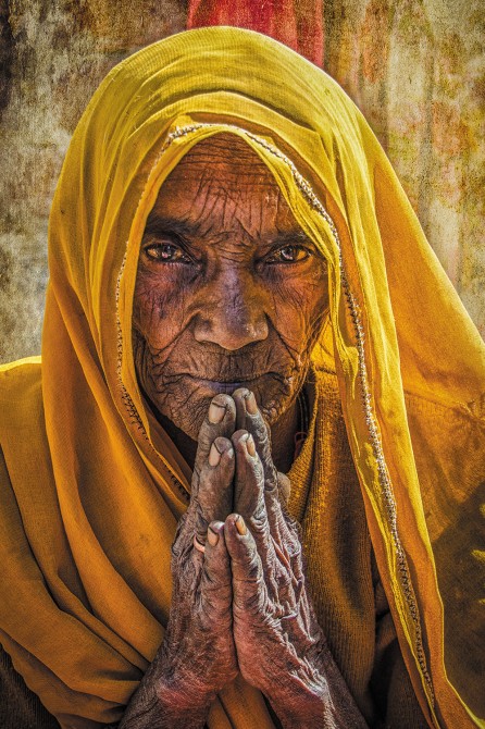 Old woman in Todi Garh