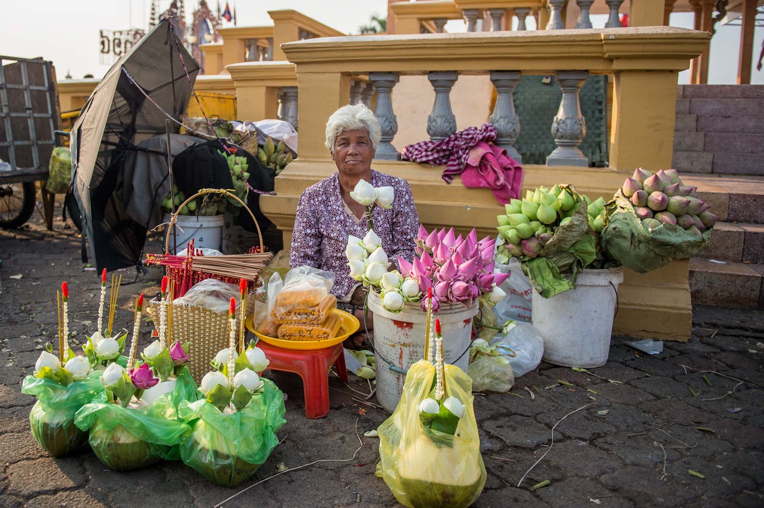 Flower seller, Phnom Penh;&nbsp;Nikon D4S, 24mm, f/2.8, 1/500s, ISO 100