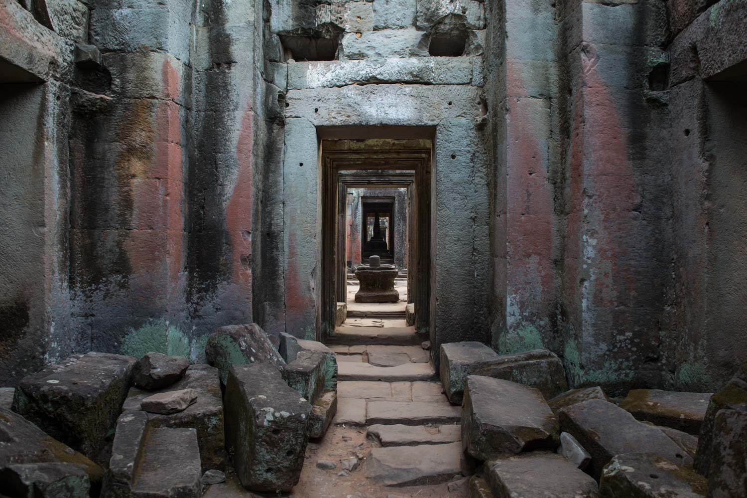 Inside Preah Khan Temple;&nbsp;Nikon D4S, 24mm, f/5.6, 1/50s, ISO 400
