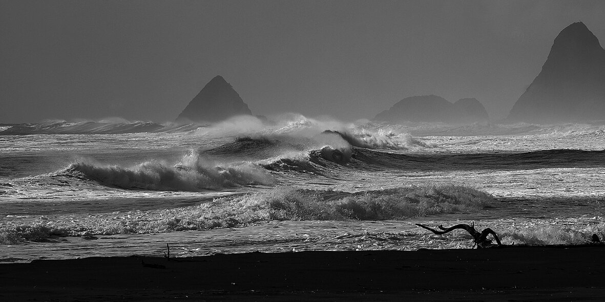 An Angry Sea: Fay captures the powerful drama of the Opunake shore in stunning monochrome, printed on brushed aluminium.Fujifilm X-T10, 200mm, 1/400s, f /13, ISO 200