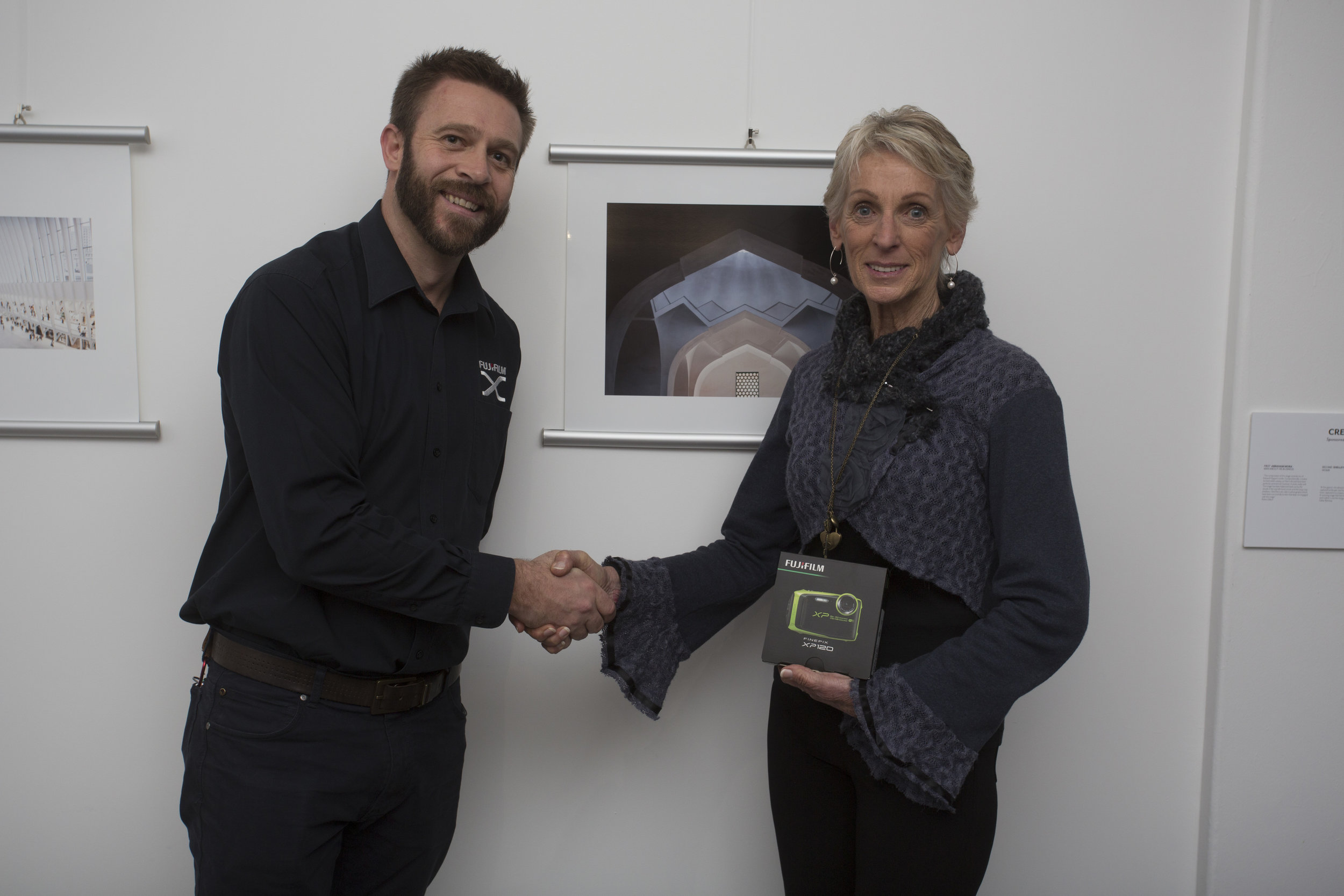  Ira Swales with third-placing Architecture photographer, Lyn Alves 